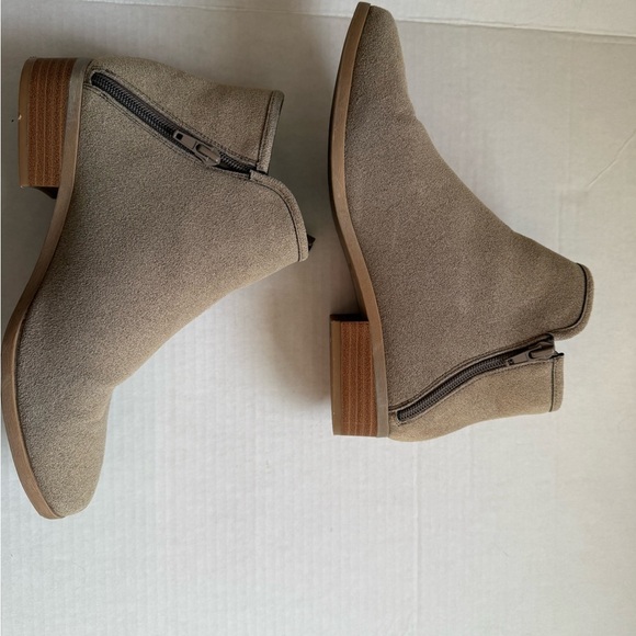 Call It Spring Women's Tan Ankle ‘Killian’ Booties Ladies Size 8 - Picture 5 of 9